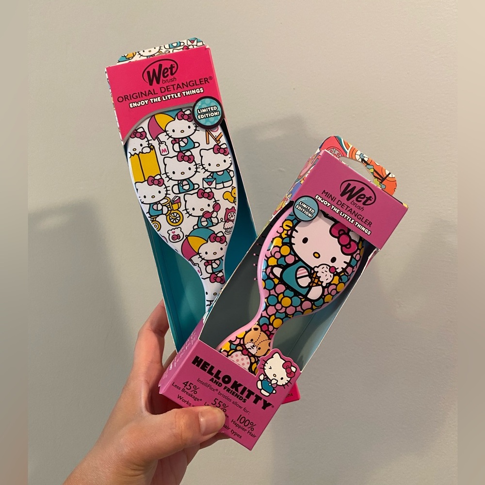 HELLO KITTY DETANGLER BRUSH MINI AND ORIGINAL NIB